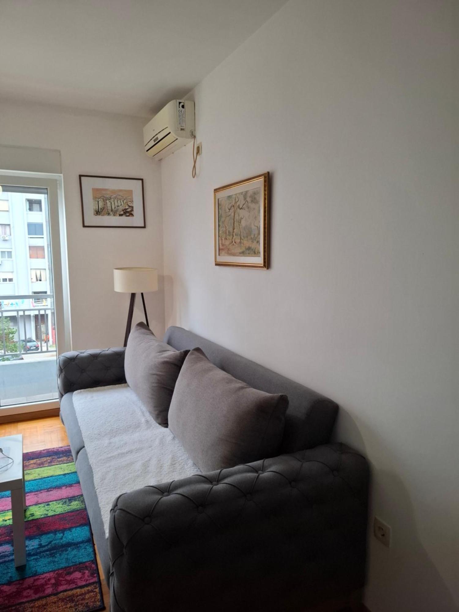 Dina'S Place Подгорица Екстериор снимка