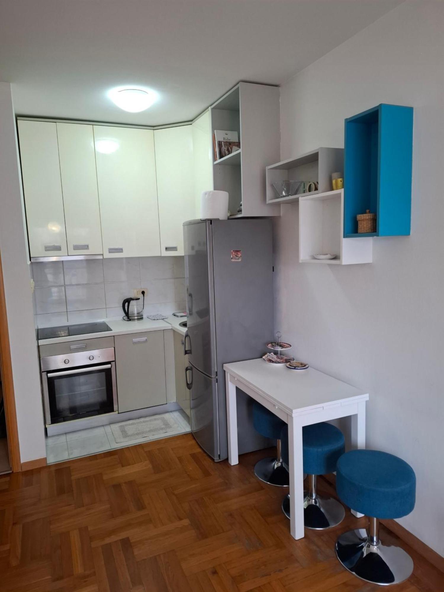 Dina'S Place Подгорица Екстериор снимка