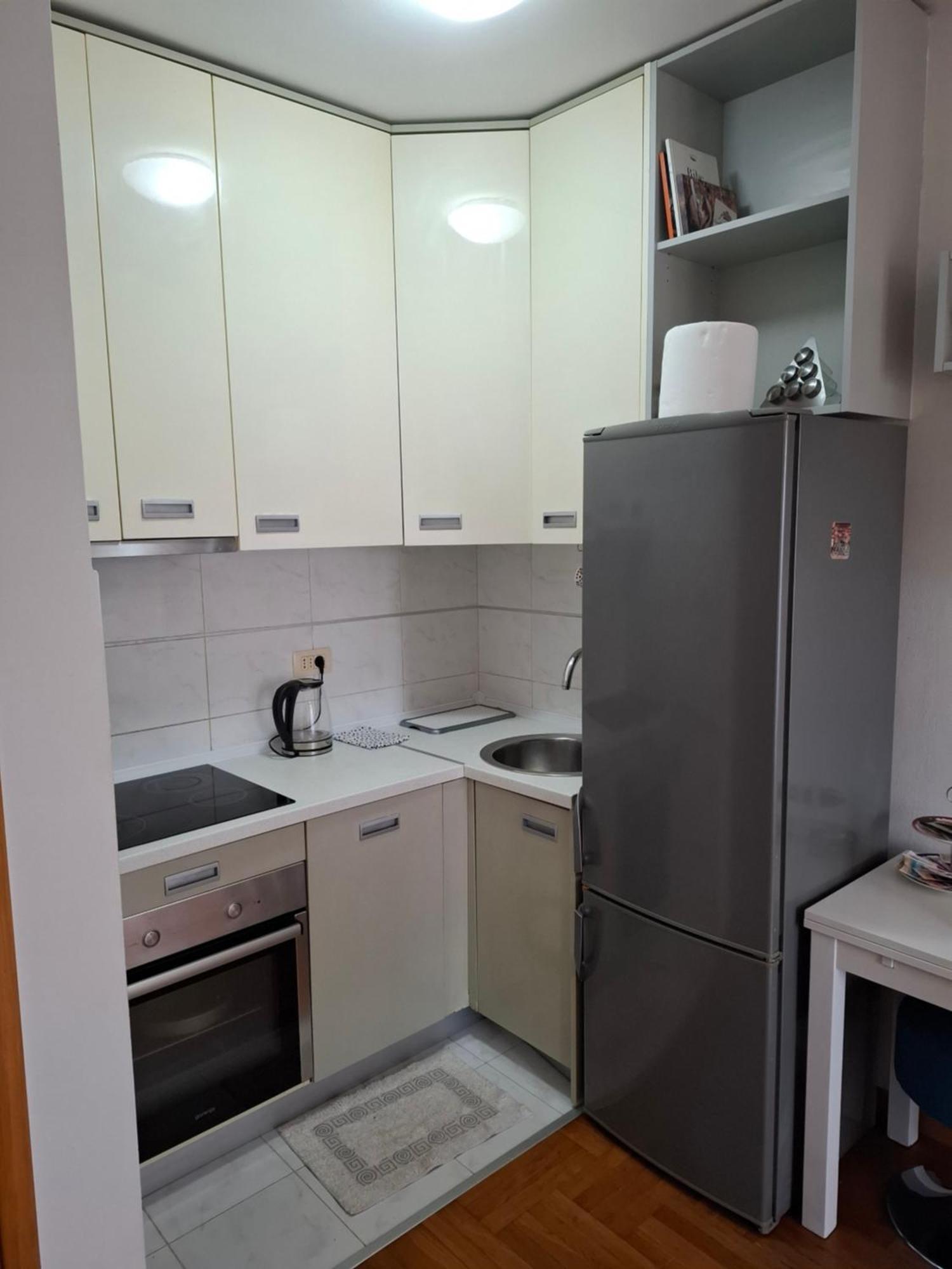 Dina'S Place Подгорица Екстериор снимка
